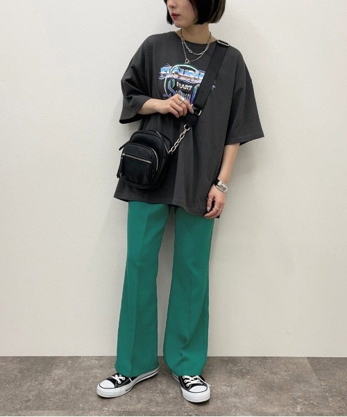 apres jour mignon(アプレジュールミニョン)の「【apresjour mignon×ARIAZ】ジップミニスクエアバッグ(ショルダーバッグ・レディース・ブラック・ONESIZE)」の2枚目の写真