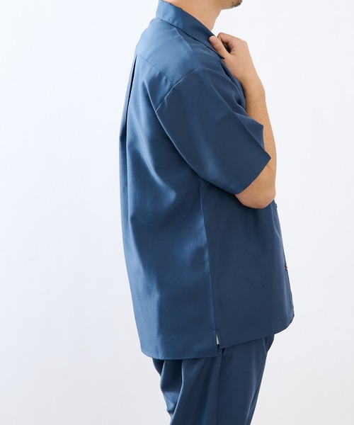 COLONY 2139(コロニートゥーワンスリーナイン)の「ポリトロ両胸ポケットオープンカラー半袖シャツ/オーバーサイズ半袖シャツ(セットアップ可)(シャツ/ブラウス・メンズ・ブラック/グレー/カーキ/ブルー/モカ・MEDIUM/LARGE/X-LARGE)」の11枚目の写真