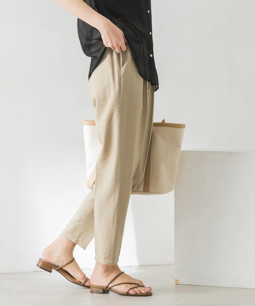 URBAN RESEARCH(アーバンリサーチ)の「RyNyポプリンドロストテーパードパンツ(その他パンツ・レディース・ブラウン/ベージュ/ブルー・38/34/36)」の17枚目の写真