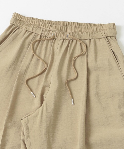 URBAN RESEARCH(アーバンリサーチ)の「RyNyポプリンドロストテーパードパンツ(その他パンツ・レディース・ブラウン/ベージュ/ブルー・38/34/36)」の16枚目の写真