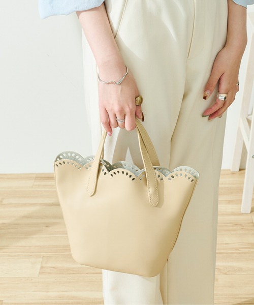 Ambre Neige(アンブルネージュ)の「スカラップバケットバック/【WEB/EC限定商品】(ハンドバッグ・レディース・ダークブラウン/ベージュ/アイボリー・FREE)」の18枚目の写真