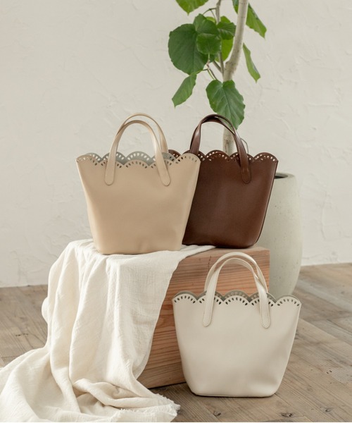 Ambre Neige(アンブルネージュ)の「スカラップバケットバック/【WEB/EC限定商品】(ハンドバッグ・レディース・ダークブラウン/ベージュ/アイボリー・FREE)」の6枚目の写真