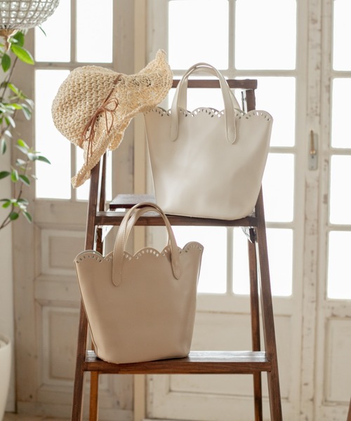 Ambre Neige(アンブルネージュ)の「スカラップバケットバック/【WEB/EC限定商品】(ハンドバッグ・レディース・ダークブラウン/ベージュ/アイボリー・FREE)」の5枚目の写真