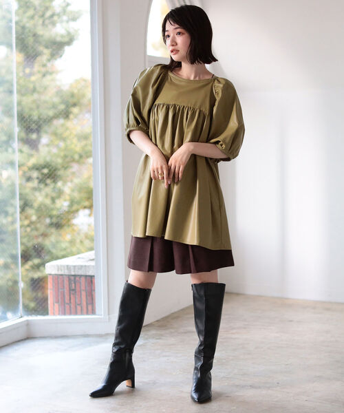 BeAMS DOT（ビームスドット）の「【WEB限定】BeAMS DOT / ボリューム フェイクレザーブラウス（シャツ/ブラウス・レディース・ブラック/グリーン系その他・FREE）」の4枚目の写真