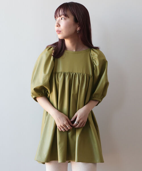 BeAMS DOT（ビームスドット）の「【WEB限定】BeAMS DOT / ボリューム フェイクレザーブラウス（シャツ/ブラウス・レディース・ブラック/グリーン系その他・FREE）」の8枚目の写真