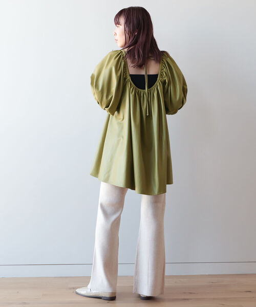 BeAMS DOT（ビームスドット）の「【WEB限定】BeAMS DOT / ボリューム フェイクレザーブラウス（シャツ/ブラウス・レディース・ブラック/グリーン系その他・FREE）」の9枚目の写真