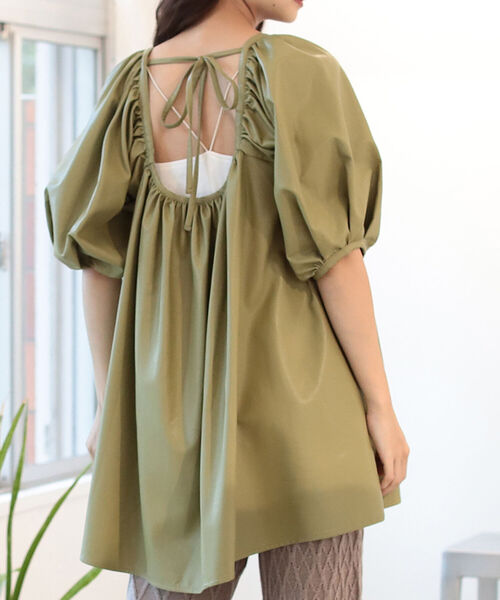 BeAMS DOT（ビームスドット）の「【WEB限定】BeAMS DOT / ボリューム フェイクレザーブラウス（シャツ/ブラウス・レディース・ブラック/グリーン系その他・FREE）」の17枚目の写真