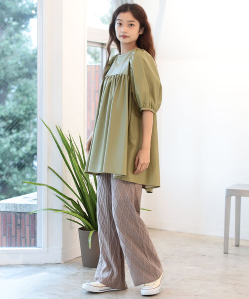 BeAMS DOT（ビームスドット）の「【WEB限定】BeAMS DOT / ボリューム フェイクレザーブラウス（シャツ/ブラウス・レディース・ブラック/グリーン系その他・FREE）」の21枚目の写真