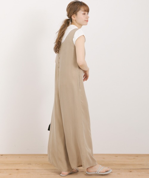 URBAN RESEARCH Sonny Label（アーバンリサーチサニーレーベル）の「シルキーデシンオールインワン（サロペット/オーバーオール・レディース・ブラック/ベージュ・38/36）」の2枚目の写真