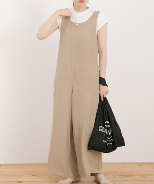 URBAN RESEARCH Sonny Label（アーバンリサーチサニーレーベル）の「シルキーデシンオールインワン（サロペット/オーバーオール・レディース・ブラック/ベージュ・38/36）」の9枚目の写真