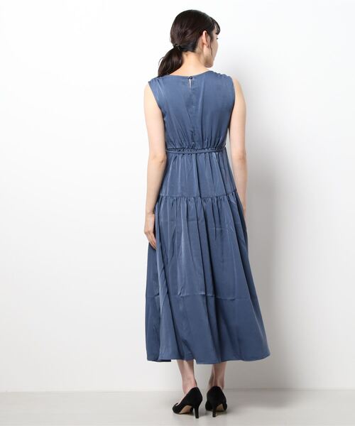 AMBIENT(アンビエント)の「ヴィンテージサテンロングワンピース(ワンピース・レディース・ブルー/オフホワイト/ベージュ/ライム・FREE)」の6枚目の写真