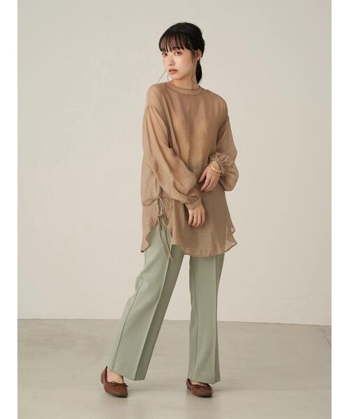 earth music&ecology（アースミュージックアンドエコロジー）の「前後2WAYサイドスリットシアーシャツ ＊（シャツ/ブラウス・レディース・ダークベージュ/ミント/オフホワイト・FREE）」の11枚目の写真