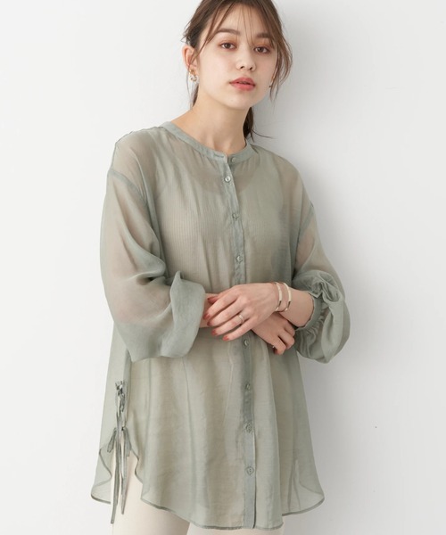 earth music&ecology（アースミュージックアンドエコロジー）の「前後2WAYサイドスリットシアーシャツ ＊（シャツ/ブラウス・レディース・ダークベージュ/ミント/オフホワイト・FREE）」の3枚目の写真