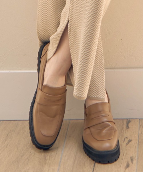 ikka(イッカ)の「厚底コインローファー(ローファー・レディース・ベージュ/ブラウン・M/L)」の1枚目の写真