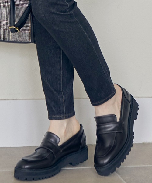 ikka(イッカ)の「厚底コインローファー(ローファー・レディース・ベージュ/ブラウン・M/L)」の2枚目の写真