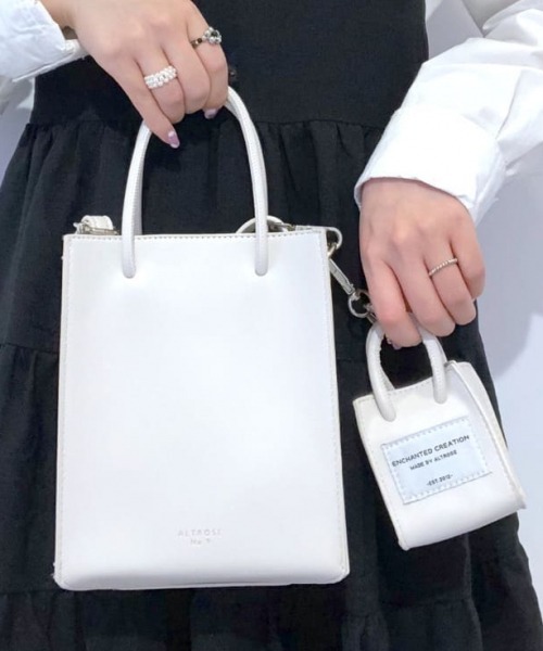 Me%（ミィパーセント）の「ミニバッグ付きスクエアショルダーバッグ（ショルダーバッグ・レディース・グリーン/ゼブラ/アイボリー/ブラック・FREE）」の2枚目の写真