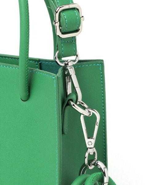 Me%（ミィパーセント）の「ミニバッグ付きスクエアショルダーバッグ