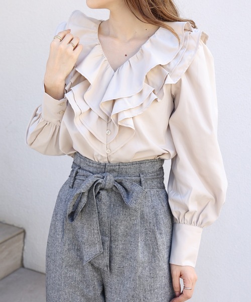 one after another NICE CLAUP（ワンアフターアナザーナイスクラップ）の「フリルブラウス〈セットアップスカートあり〉（シャツ/ブラウス・レディース・ベージュ/ネイビー/ブラック系その他/ブラウン系その他・FREE）」の3枚目の写真