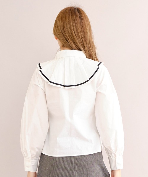 TITTY&CO.（ティティーアンドコー）の「プリーツカラーリボンブラウス（シャツ/ブラウス・レディース・オフホワイト/マルチ・FREE）」の3枚目の写真