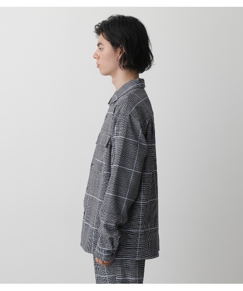 AZUL by moussy（アズールバイマウジー）の「STRETCH W POCKET SHIRT/ストレッチダブルポケットシャツ（シャツ/ブラウス・メンズ・ブラック/グレー系その他/カーキ・LARGE/MEDIUM）」の18枚目の写真