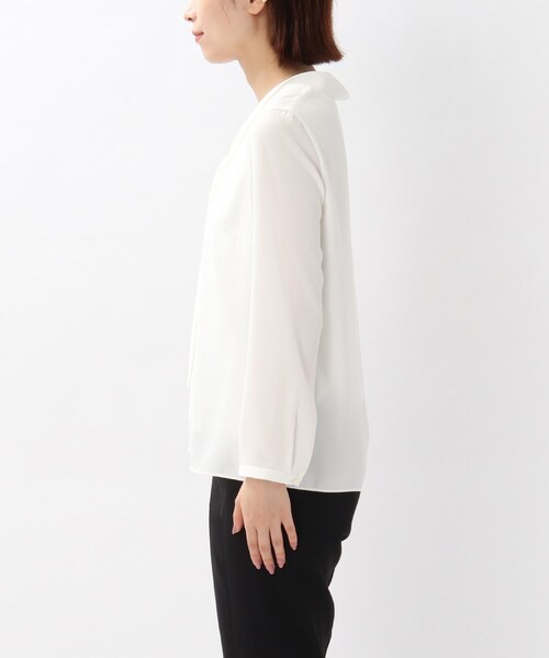 UNTITLED　アンタイトル　ホワイト　フリルカットソー　トップス　Tシャツ UNTITLED（アンタイトル）の「◇アムンゼンウェイブボウタイ