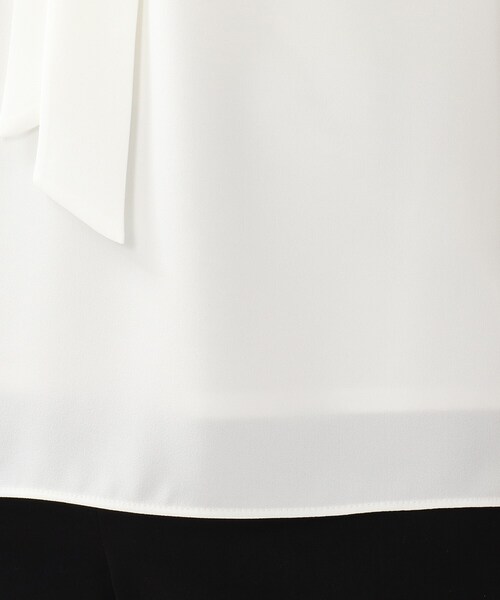 UNTITLED（アンタイトル）の「◆アムンゼンウェイブボウタイトップス【洗える】（Tシャツ/カットソー・レディース・オフホワイト・02/01/03）」の8枚目の写真