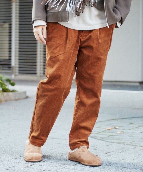 EDIFICE（エディフィス）の「8W コーデュロイ オーバル パンツ（その他パンツ・メンズ・ブルー系その他/ベージュ/ブラウン/ブラック・SMALL/MEDIUM/LARGE）」の3枚目の写真