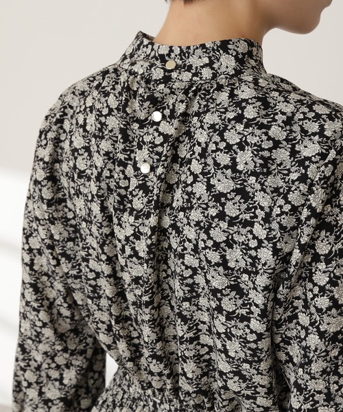 N.(N. Natural Beauty Basic)(エヌエヌナチュラルビューティーベーシック)の「◆スタンドネックハイウエストシャーリングワンピース(ワンピース・レディース・ブラック系その他/ブラウン系その他・MEDIUM)」の10枚目の写真