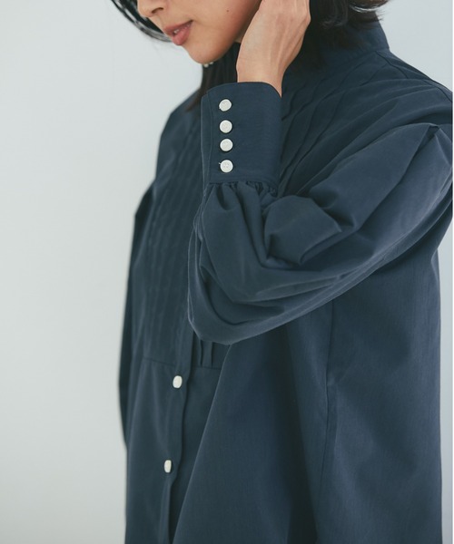 &. NOSTALGIA（アンドドットノスタルジア）の「ピンタックシャツブラウス（シャツ/ブラウス・レディース・ネイビー/オフホワイト/ブラック/ホワイト/ブルー系その他/ブルー/ブルー系その他2/ピンク/カーキ/ライトオレンジ系・FREE）」の19枚目の写真