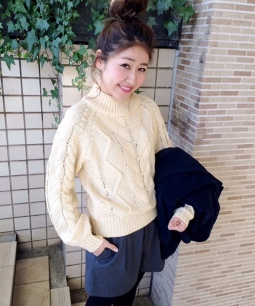 Chico（チコ）の「袖ボリュームケーブルニット（ニット/セーター・レディース・グレー/ピンク/イエロー/ホワイト・FREE）」の4枚目の写真