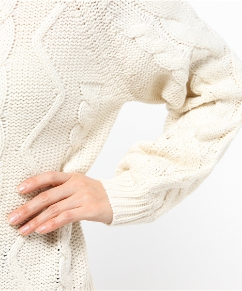 Chico（チコ）の「袖ボリュームケーブルニット（ニット/セーター・レディース・グレー/ピンク/イエロー/ホワイト・FREE）」の9枚目の写真