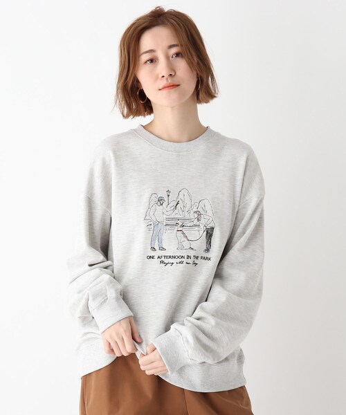 BASECONTROL(ベースコントロール)の「◆Quash 刺繍デザイン 裏毛クルーネックスウェット(スウェット・レディース・アイボリー/グリーン/ライトブルー/アイボリー系/ベージュ系/ネイビー系・99)」の3枚目の写真