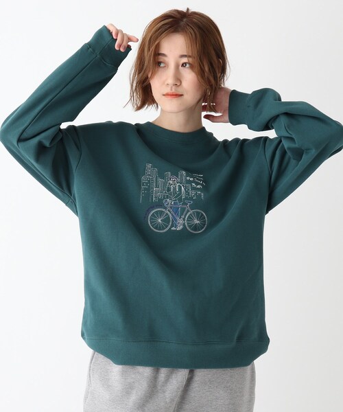 BASECONTROL(ベースコントロール)の「◆Quash 刺繍デザイン 裏毛クルーネックスウェット(スウェット・レディース・アイボリー/グリーン/ライトブルー/アイボリー系/ベージュ系/ネイビー系・99)」の4枚目の写真