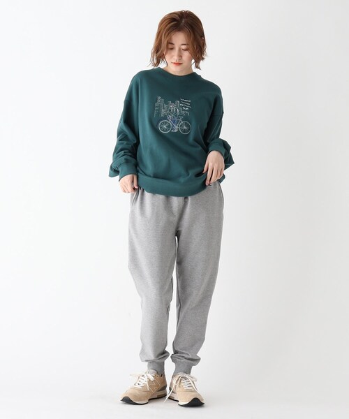 BASECONTROL(ベースコントロール)の「◆Quash 刺繍デザイン 裏毛クルーネックスウェット(スウェット・レディース・アイボリー/グリーン/ライトブルー/アイボリー系/ベージュ系/ネイビー系・99)」の22枚目の写真