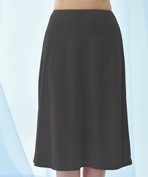 YU'NOW（ユナウ）の「ひんやり冷感！汗取りペチスカート〈65㎝丈〉【制菌】【抗菌防臭】【吸水速乾】（インナーウェア/肌着・レディース・ブラック/ベージュ/オフホワイト/ライトグレー・MEDIUM/LARGE/X-LARGE）」の8枚目の写真