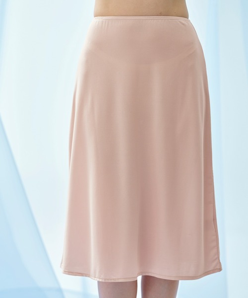 YU'NOW（ユナウ）の「ひんやり冷感！汗取りペチスカート〈65㎝丈〉【制菌】【抗菌防臭】【吸水速乾】（インナーウェア/肌着・レディース・ブラック/ベージュ/オフホワイト/ライトグレー・MEDIUM/LARGE/X-LARGE）」の9枚目の写真