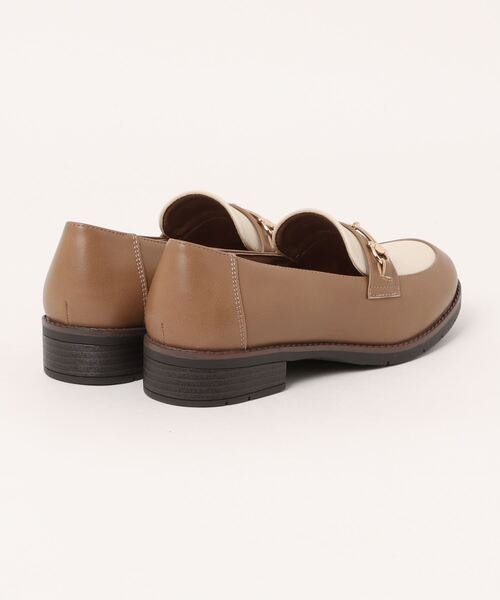 shutte（シュッテ）の「【shutte】 軽量ビットローファー（ローファー・レディース・ダークベージュ/ブラック・25.0cm/24.0cm/23.0cm/24.5cm/23.5cm/22.5cm）」の3枚目の写真