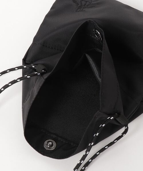 penguin BY MUNSINGWEAR（ペンギン バイ マンシングウェア）の「サコシュ メンズ レディース ユニセックス バッグ ショルダーバッグ ライフスタイル カジュアル スポーツウェア（ショルダーバッグ・メンズ・ベージュ/ブラック・FREE）」の9枚目の写真