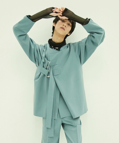 LiNoH（リノー）の「【×MENS NON-NO】T/W BELTED VEST（ベスト・メンズ・ライトブルーグレー/ブラック/ライム・2/1）」の4枚目の写真