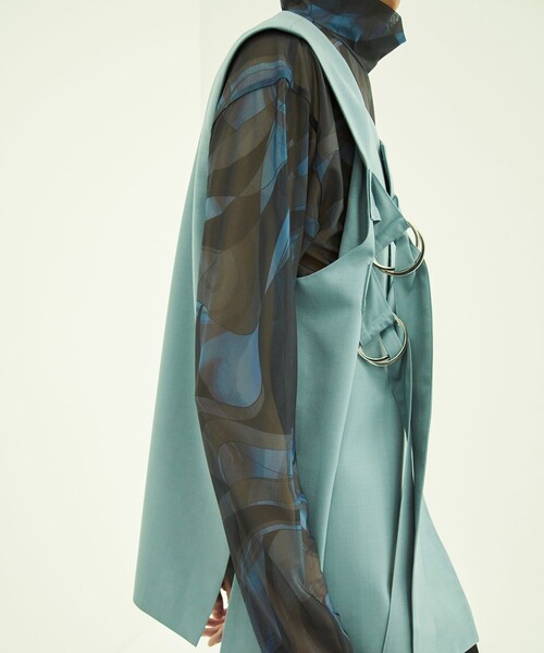 LiNoH（リノー）の「【×MENS NON-NO】T/W BELTED VEST（ベスト・メンズ・ライトブルーグレー/ブラック/ライム・2/1）」の5枚目の写真