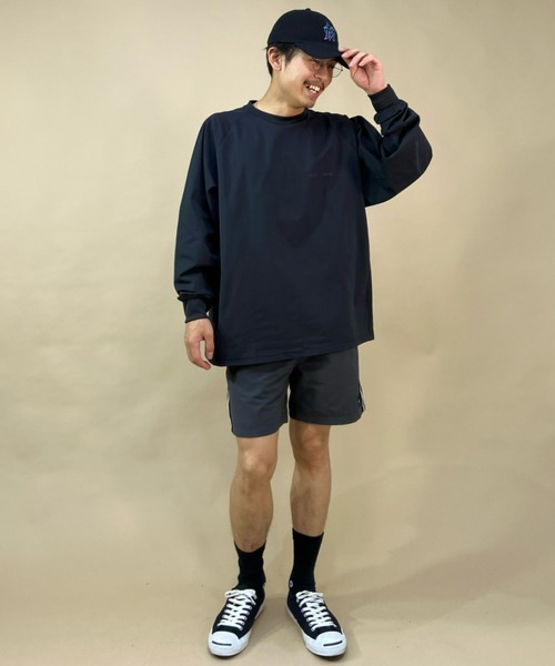 Quiksilver(クイックシルバー)の「【ムラサキスポーツ別注】QUIKSILVER/クイックシルバー UVケア 速乾 水陸両用 オーバーサイズ バックプリントロンT/ユーティリティTシャツ ラッシュガード QLY222602M(ラッシュガード・メンズ・ホワイト/グレー/ブラック・L/M/XL)」の17枚目の写真