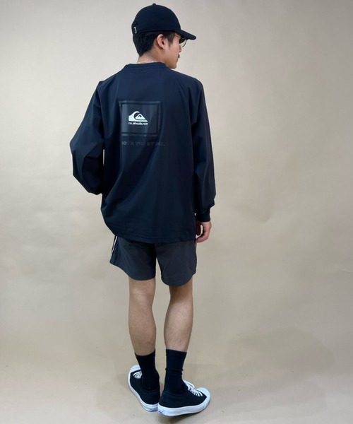 Quiksilver(クイックシルバー)の「【ムラサキスポーツ別注】QUIKSILVER/クイックシルバー UVケア 速乾 水陸両用 オーバーサイズ バックプリントロンT/ユーティリティTシャツ ラッシュガード QLY222602M(ラッシュガード・メンズ・ホワイト/グレー/ブラック・L/M/XL)」の18枚目の写真