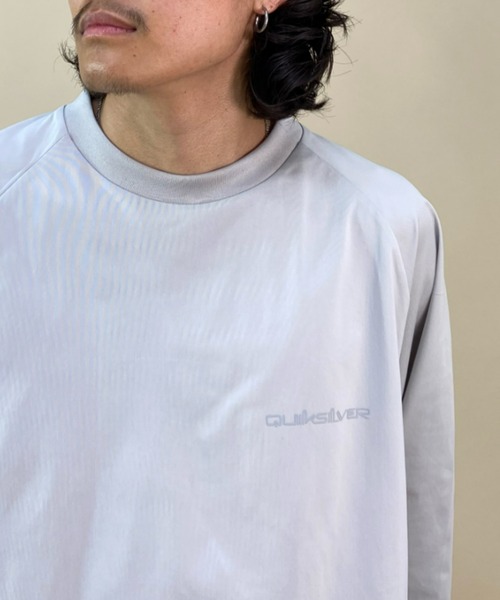 Quiksilver(クイックシルバー)の「【ムラサキスポーツ別注】QUIKSILVER/クイックシルバー UVケア 速乾 水陸両用 オーバーサイズ バックプリントロンT/ユーティリティTシャツ ラッシュガード QLY222602M(ラッシュガード・メンズ・ホワイト/グレー/ブラック・L/M/XL)」の21枚目の写真