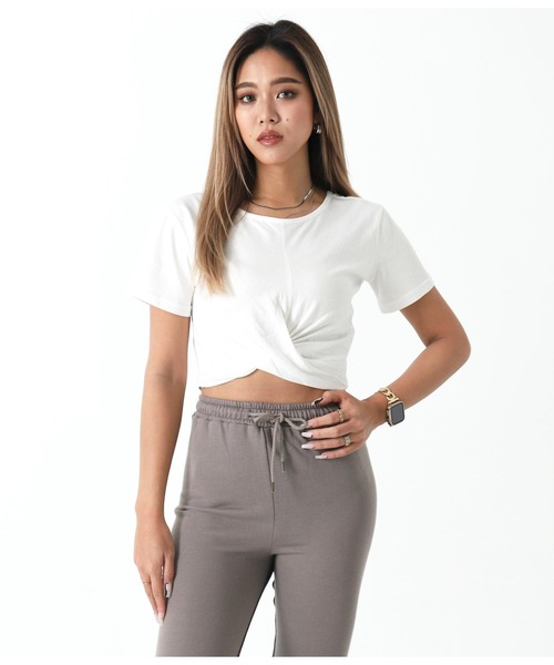 ANAP(アナップ)の「ツイスト2WAYトップスTシャツ(Tシャツ/カットソー・レディース・ホワイト/グレー/ブラック/グレイッシュベージュ・FREE)」の2枚目の写真