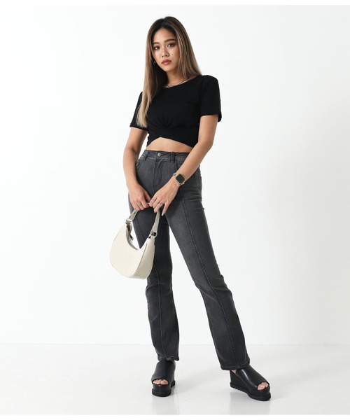 ANAP(アナップ)の「ツイスト2WAYトップスTシャツ(Tシャツ/カットソー・レディース・ホワイト/グレー/ブラック/グレイッシュベージュ・FREE)」の5枚目の写真