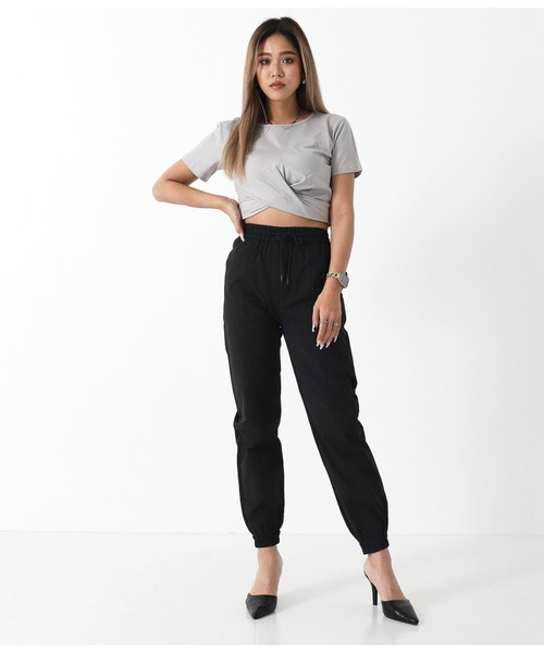 ANAP(アナップ)の「ツイスト2WAYトップスTシャツ(Tシャツ/カットソー・レディース・ホワイト/グレー/ブラック/グレイッシュベージュ・FREE)」の19枚目の写真