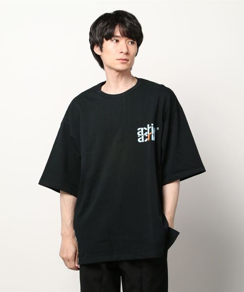 A4A（エーフォーエー）の「A4A/エーフォーエー/id/CALENDER Tシャツ（Tシャツ/カットソー・メンズ・ホワイト/ブラック/ブルー/グリーン・MEDIUM/LARGE）」の2枚目の写真