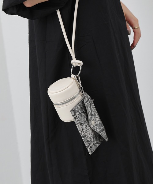 COLONY 2139（コロニートゥーワンスリーナイン）の「筒形2連ショルダーバッグ/マルチウェイバッグ（ショルダーバッグ・レディース・ブラック/パープル/グレー/オフホワイト・FREE）」の21枚目の写真