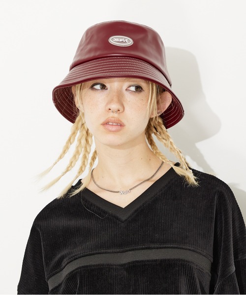 X-girl（エックスガール）の「FAUX LEATHER BUCKET HAT/フェイクレザー バケットハット（ハット・レディース・ブラック/ベージュ/バーガンディー・ONE SIZE）」の4枚目の写真