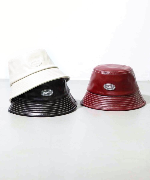 X-girl（エックスガール）の「FAUX LEATHER BUCKET HAT/フェイクレザー バケットハット（ハット・レディース・ブラック/ベージュ/バーガンディー・ONE SIZE）」の14枚目の写真